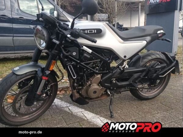 Motocicletă second-hand din Germania, verificată și servisată, disponibilă în diverse stiluri: Naked, Sport, Touring, Cruiser, Super Sport, Adventure / Dual-Sport, Enduro, Chopper, Scooter, Café Racer, Dirt Bike, Motociclete de stradă, Motociclete pentru începători, Motociclete rare, Motociclete Custom, Motociclete reduse în înălțime, Motociclete Vintage / Retro, Motociclete Off-Road, Motociclete de curse (Track Bikes), Motociclete rulate, Motociclete cu șa înaltă (Adventure Bikes)