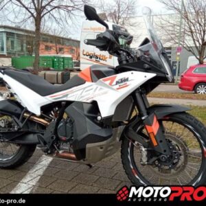 Motocicletă second-hand din Germania, verificată și servisată, disponibilă în diverse stiluri: Naked, Sport, Touring, Cruiser, Super Sport, Adventure / Dual-Sport, Enduro, Chopper, Scooter, Café Racer, Dirt Bike, Motociclete de stradă, Motociclete pentru începători, Motociclete rare, Motociclete Custom, Motociclete reduse în înălțime, Motociclete Vintage / Retro, Motociclete Off-Road, Motociclete de curse (Track Bikes), Motociclete rulate, Motociclete cu șa înaltă (Adventure Bikes)