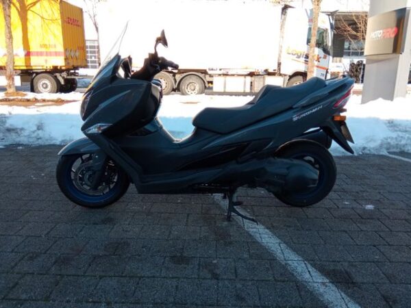 Suzuki Burgman AN 400