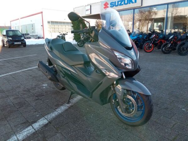 Suzuki Burgman AN 400