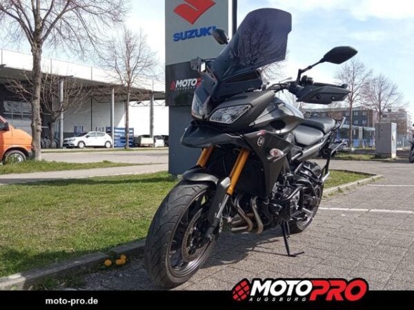 Motocicletă second-hand din Germania, verificată și servisată, disponibilă în diverse stiluri: Naked, Sport, Touring, Cruiser, Super Sport, Adventure / Dual-Sport, Enduro, Chopper, Scooter, Café Racer, Dirt Bike, Motociclete de stradă, Motociclete pentru începători, Motociclete rare, Motociclete Custom, Motociclete reduse în înălțime, Motociclete Vintage / Retro, Motociclete Off-Road, Motociclete de curse (Track Bikes), Motociclete rulate, Motociclete cu șa înaltă (Adventure Bikes)