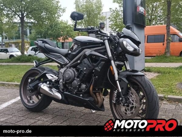 Motocicletă second-hand din Germania, verificată și servisată, disponibilă în diverse stiluri: Naked, Sport, Touring, Cruiser, Super Sport, Adventure / Dual-Sport, Enduro, Chopper, Scooter, Café Racer, Dirt Bike, Motociclete de stradă, Motociclete pentru începători, Motociclete rare, Motociclete Custom, Motociclete reduse în înălțime, Motociclete Vintage / Retro, Motociclete Off-Road, Motociclete de curse (Track Bikes), Motociclete rulate, Motociclete cu șa înaltă (Adventure Bikes)