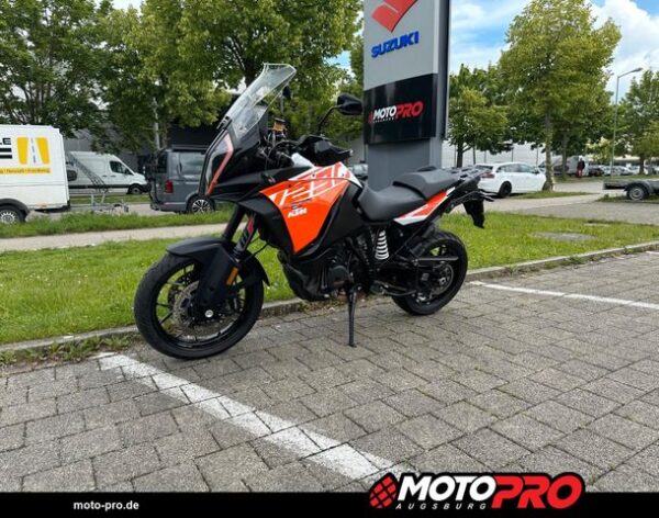 Motocicletă second-hand din Germania, verificată și servisată, disponibilă în diverse stiluri: Naked, Sport, Touring, Cruiser, Super Sport, Adventure / Dual-Sport, Enduro, Chopper, Scooter, Café Racer, Dirt Bike, Motociclete de stradă, Motociclete pentru începători, Motociclete rare, Motociclete Custom, Motociclete reduse în înălțime, Motociclete Vintage / Retro, Motociclete Off-Road, Motociclete de curse (Track Bikes), Motociclete rulate, Motociclete cu șa înaltă (Adventure Bikes)