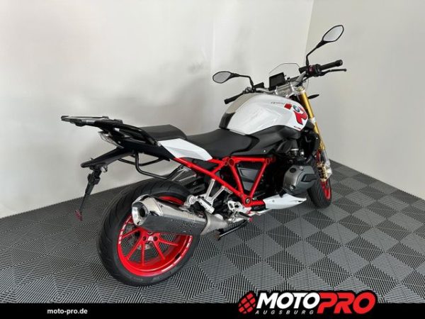 Motocicletă second-hand din Germania, verificată și servisată, disponibilă în diverse stiluri: Naked, Sport, Touring, Cruiser, Super Sport, Adventure / Dual-Sport, Enduro, Chopper, Scooter, Café Racer, Dirt Bike, Motociclete de stradă, Motociclete pentru începători, Motociclete rare, Motociclete Custom, Motociclete reduse în înălțime, Motociclete Vintage / Retro, Motociclete Off-Road, Motociclete de curse (Track Bikes), Motociclete rulate, Motociclete cu șa înaltă (Adventure Bikes)