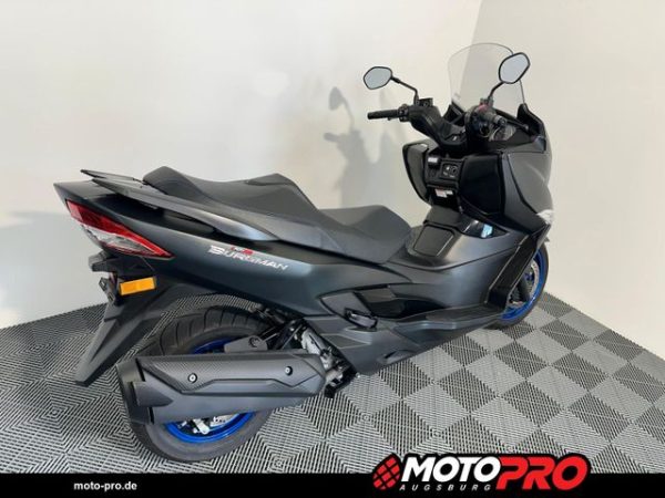 Motocicletă second-hand din Germania, verificată și servisată, disponibilă în diverse stiluri: Naked, Sport, Touring, Cruiser, Super Sport, Adventure / Dual-Sport, Enduro, Chopper, Scooter, Café Racer, Dirt Bike, Motociclete de stradă, Motociclete pentru începători, Motociclete rare, Motociclete Custom, Motociclete reduse în înălțime, Motociclete Vintage / Retro, Motociclete Off-Road, Motociclete de curse (Track Bikes), Motociclete rulate, Motociclete cu șa înaltă (Adventure Bikes)