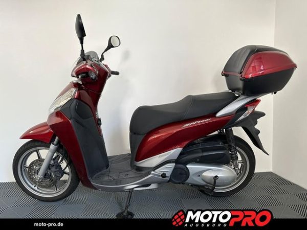 Motocicletă second-hand din Germania, verificată și servisată, disponibilă în diverse stiluri: Naked, Sport, Touring, Cruiser, Super Sport, Adventure / Dual-Sport, Enduro, Chopper, Scooter, Café Racer, Dirt Bike, Motociclete de stradă, Motociclete pentru începători, Motociclete rare, Motociclete Custom, Motociclete reduse în înălțime, Motociclete Vintage / Retro, Motociclete Off-Road, Motociclete de curse (Track Bikes), Motociclete rulate, Motociclete cu șa înaltă (Adventure Bikes)