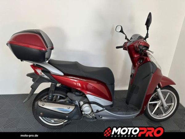 Motocicletă second-hand din Germania, verificată și servisată, disponibilă în diverse stiluri: Naked, Sport, Touring, Cruiser, Super Sport, Adventure / Dual-Sport, Enduro, Chopper, Scooter, Café Racer, Dirt Bike, Motociclete de stradă, Motociclete pentru începători, Motociclete rare, Motociclete Custom, Motociclete reduse în înălțime, Motociclete Vintage / Retro, Motociclete Off-Road, Motociclete de curse (Track Bikes), Motociclete rulate, Motociclete cu șa înaltă (Adventure Bikes)