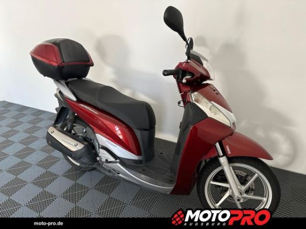 Motocicletă second-hand din Germania, verificată și servisată, disponibilă în diverse stiluri: Naked, Sport, Touring, Cruiser, Super Sport, Adventure / Dual-Sport, Enduro, Chopper, Scooter, Café Racer, Dirt Bike, Motociclete de stradă, Motociclete pentru începători, Motociclete rare, Motociclete Custom, Motociclete reduse în înălțime, Motociclete Vintage / Retro, Motociclete Off-Road, Motociclete de curse (Track Bikes), Motociclete rulate, Motociclete cu șa înaltă (Adventure Bikes)