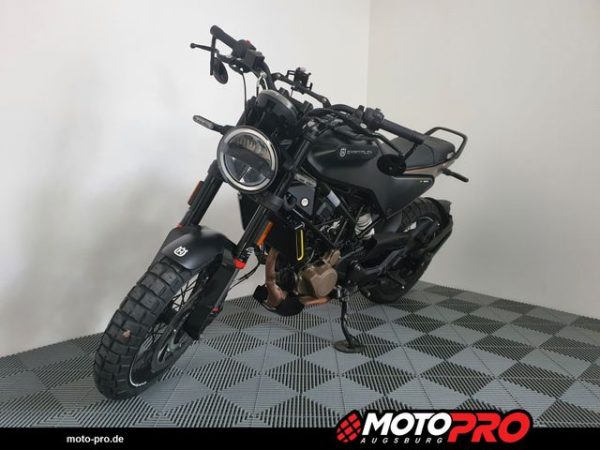 Motocicletă second-hand din Germania, verificată și servisată, disponibilă în diverse stiluri: Naked, Sport, Touring, Cruiser, Super Sport, Adventure / Dual-Sport, Enduro, Chopper, Scooter, Café Racer, Dirt Bike, Motociclete de stradă, Motociclete pentru începători, Motociclete rare, Motociclete Custom, Motociclete reduse în înălțime, Motociclete Vintage / Retro, Motociclete Off-Road, Motociclete de curse (Track Bikes), Motociclete rulate, Motociclete cu șa înaltă (Adventure Bikes)