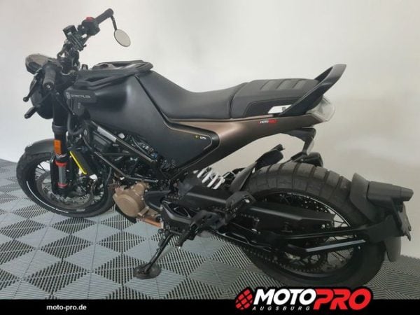 Motocicletă second-hand din Germania, verificată și servisată, disponibilă în diverse stiluri: Naked, Sport, Touring, Cruiser, Super Sport, Adventure / Dual-Sport, Enduro, Chopper, Scooter, Café Racer, Dirt Bike, Motociclete de stradă, Motociclete pentru începători, Motociclete rare, Motociclete Custom, Motociclete reduse în înălțime, Motociclete Vintage / Retro, Motociclete Off-Road, Motociclete de curse (Track Bikes), Motociclete rulate, Motociclete cu șa înaltă (Adventure Bikes)