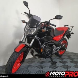 Motocicletă second-hand din Germania, verificată și servisată, disponibilă în diverse stiluri: Naked, Sport, Touring, Cruiser, Super Sport, Adventure / Dual-Sport, Enduro, Chopper, Scooter, Café Racer, Dirt Bike, Motociclete de stradă, Motociclete pentru începători, Motociclete rare, Motociclete Custom, Motociclete reduse în înălțime, Motociclete Vintage / Retro, Motociclete Off-Road, Motociclete de curse (Track Bikes), Motociclete rulate, Motociclete cu șa înaltă (Adventure Bikes)