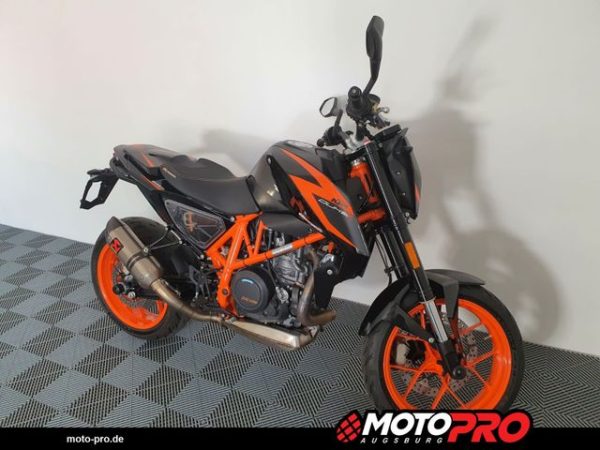 Motocicletă second-hand din Germania, verificată și servisată, disponibilă în diverse stiluri: Naked, Sport, Touring, Cruiser, Super Sport, Adventure / Dual-Sport, Enduro, Chopper, Scooter, Café Racer, Dirt Bike, Motociclete de stradă, Motociclete pentru începători, Motociclete rare, Motociclete Custom, Motociclete reduse în înălțime, Motociclete Vintage / Retro, Motociclete Off-Road, Motociclete de curse (Track Bikes), Motociclete rulate, Motociclete cu șa înaltă (Adventure Bikes)