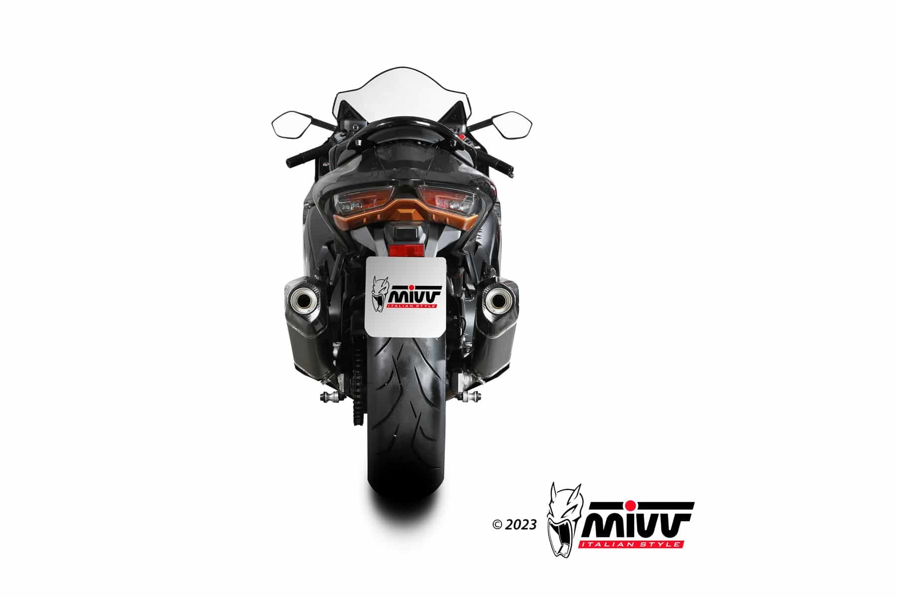 Suzuki_GSXR1300_Hayabusa_20221-_73S0060LRTB_03.jpg